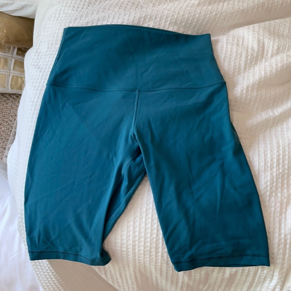 COPY - Lululemon Align Short 8”